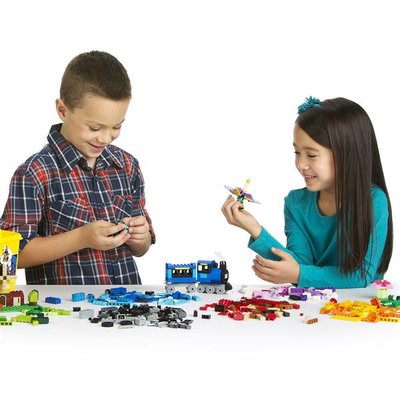 Конструктор LEGO Classic Коробка кубиків для творчості середнього розміру 484 деталі (10696) 10696 фото